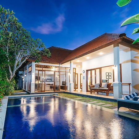 Mahayana Villa Batu Belig - Close To The Beach Canggu Exterior foto