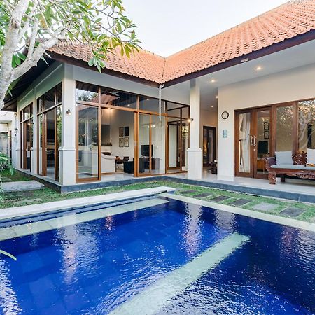 Mahayana Villa Batu Belig - Close To The Beach Canggu Exterior foto